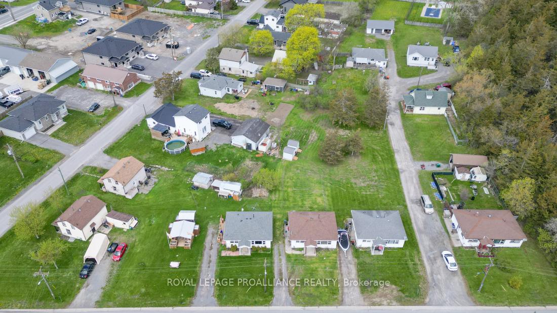 45 Black Diamond Road, Belleville, ON, exterior