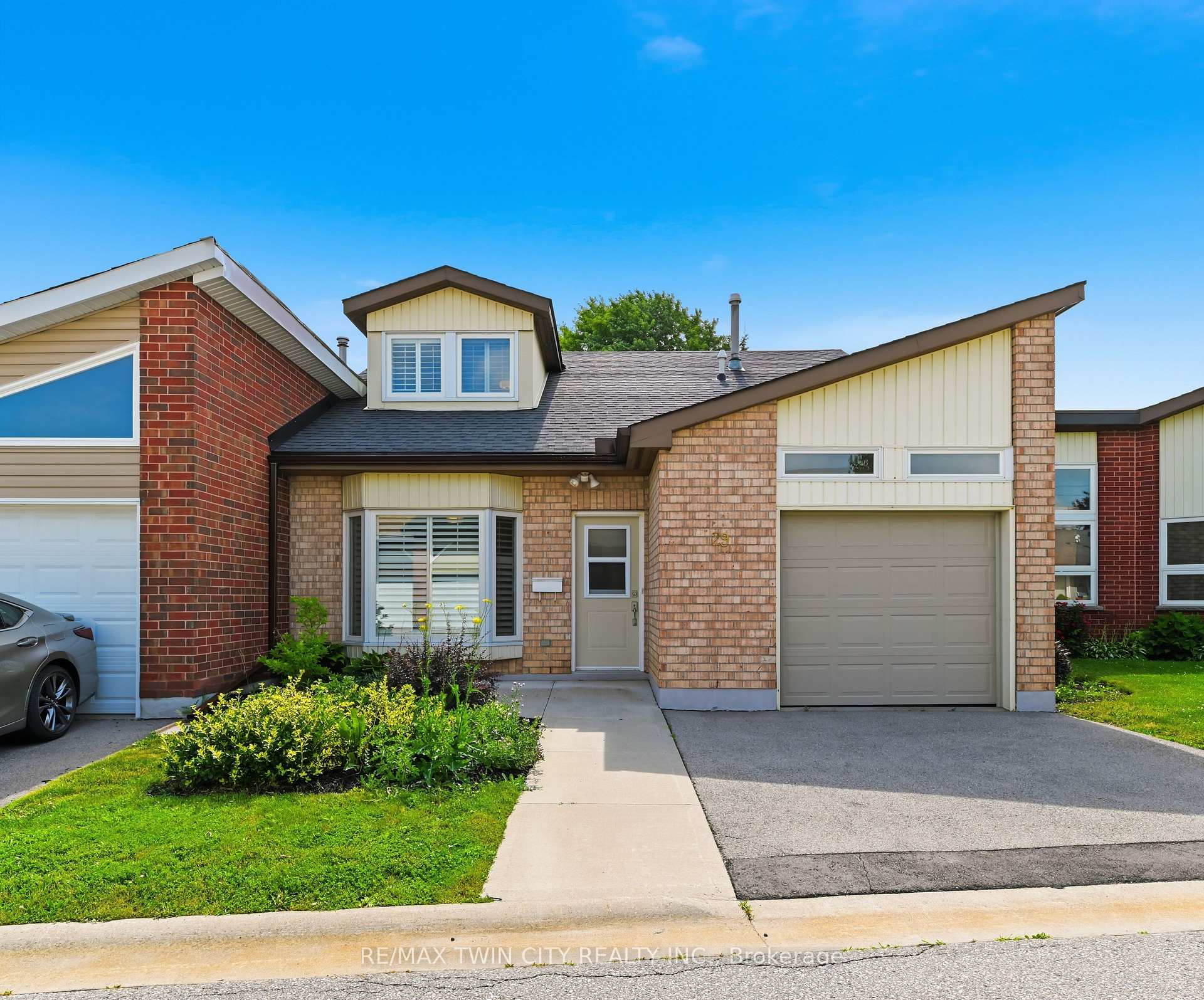 29 Archdeacon Clark Trail, Hamilton, ON, exterior