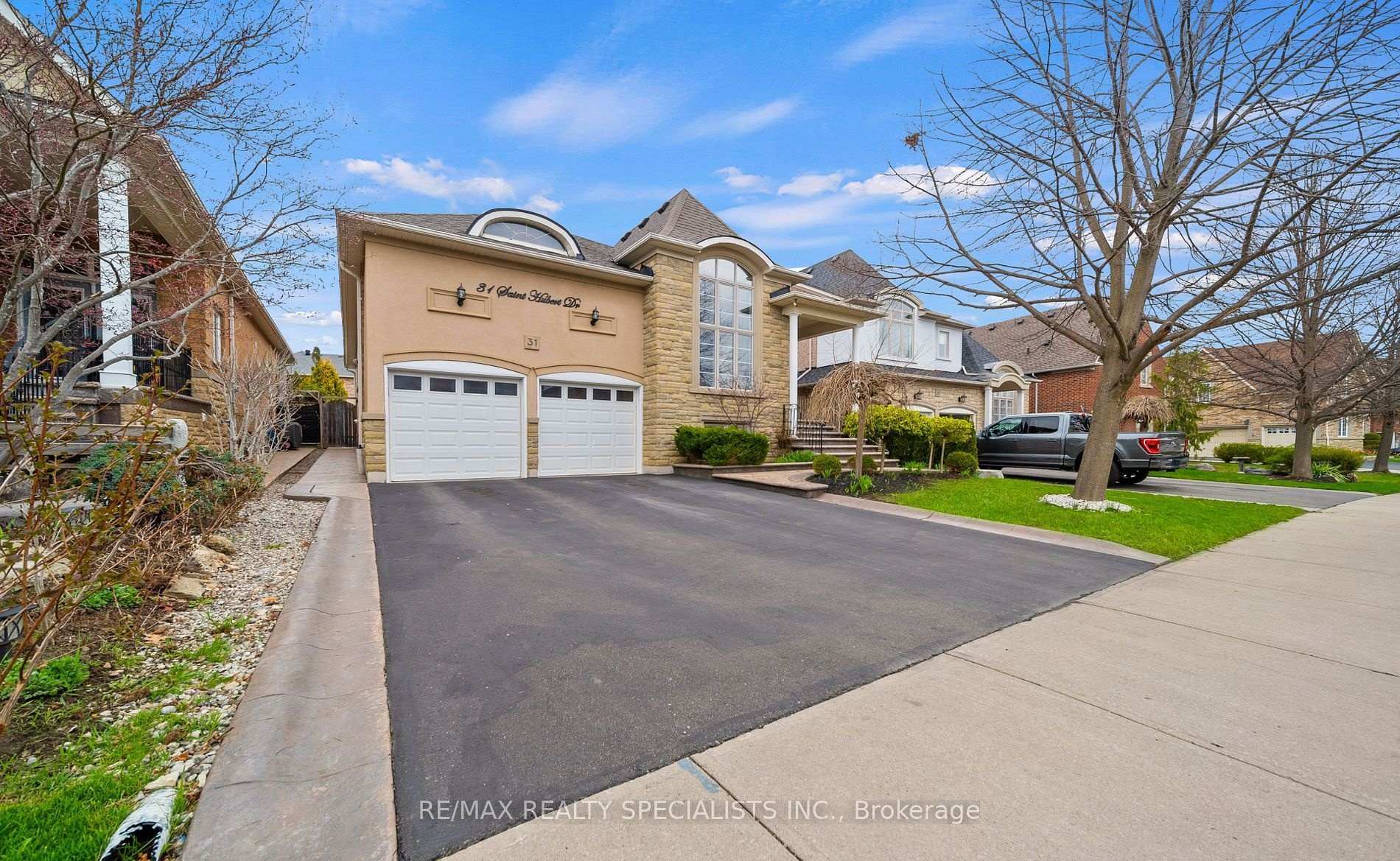 31 Saint Hubert Drive, Brampton, ON, exterior