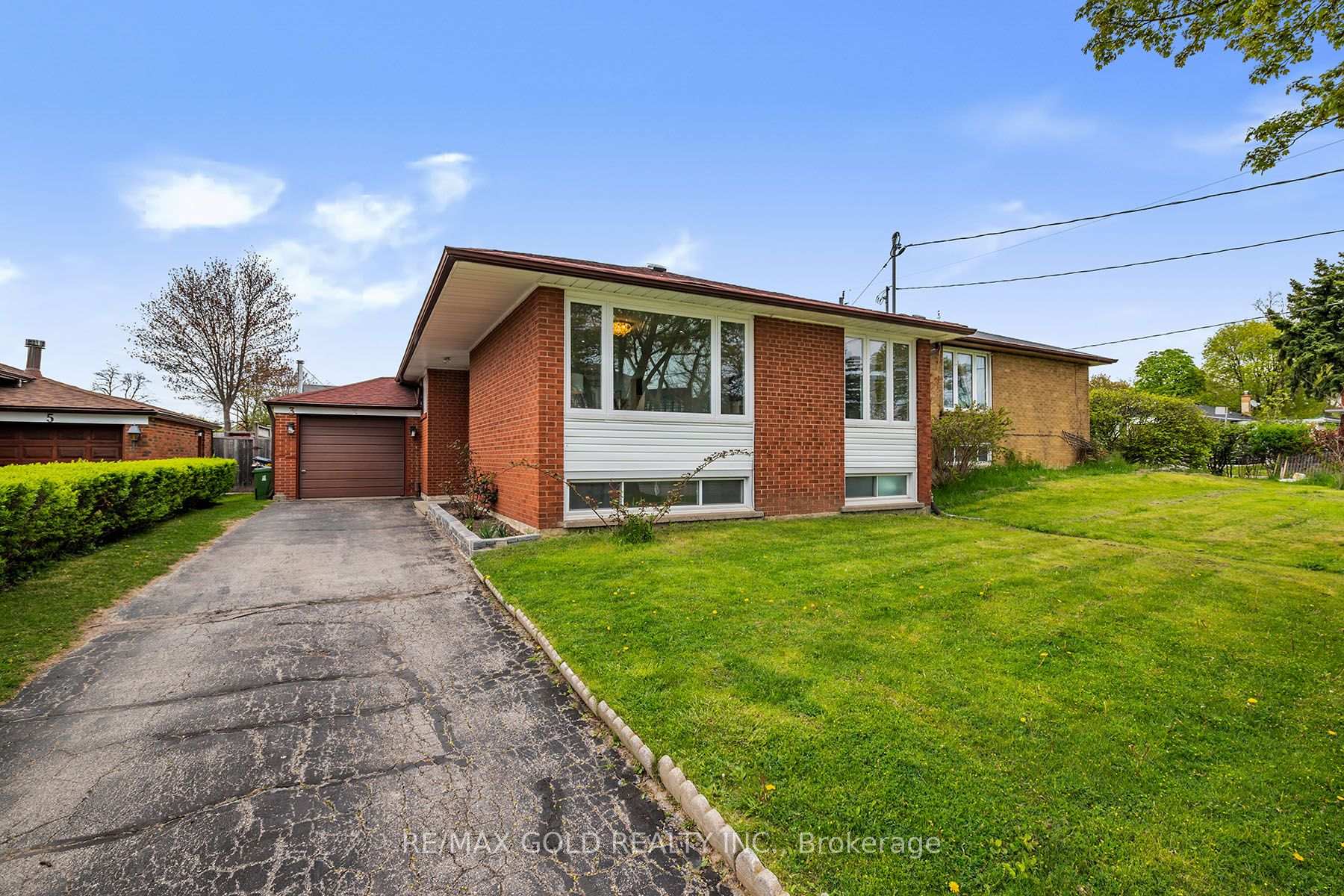 3 Willamere Drive, Toronto E08, ON, exterior