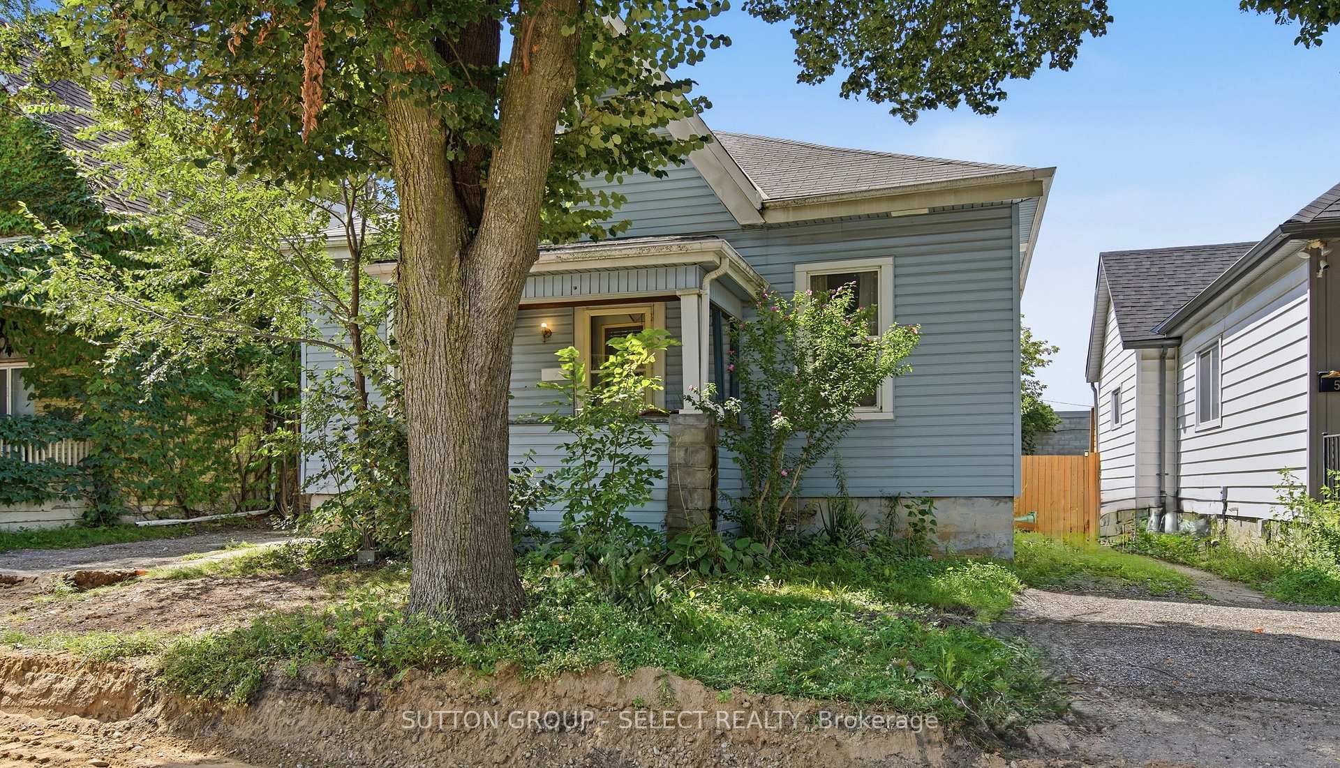 563 Ontario Street, London East, ON, exterior