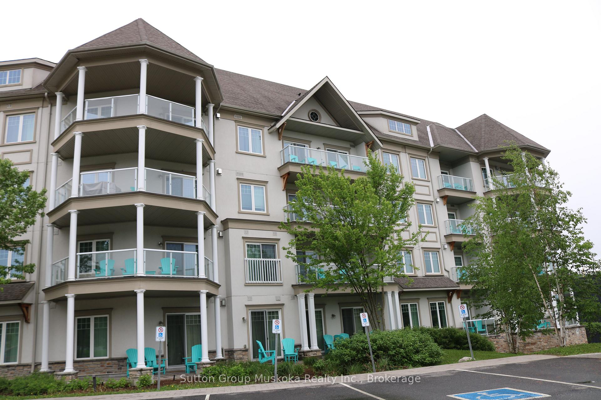 208 - 25 Pen Lake Point Road, Huntsville, ON, exterior
