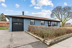 2 Del Ria Drive, Toronto W04, ON, exterior