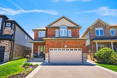 32 Dulgaren Street, Hamilton, ON, exterior
