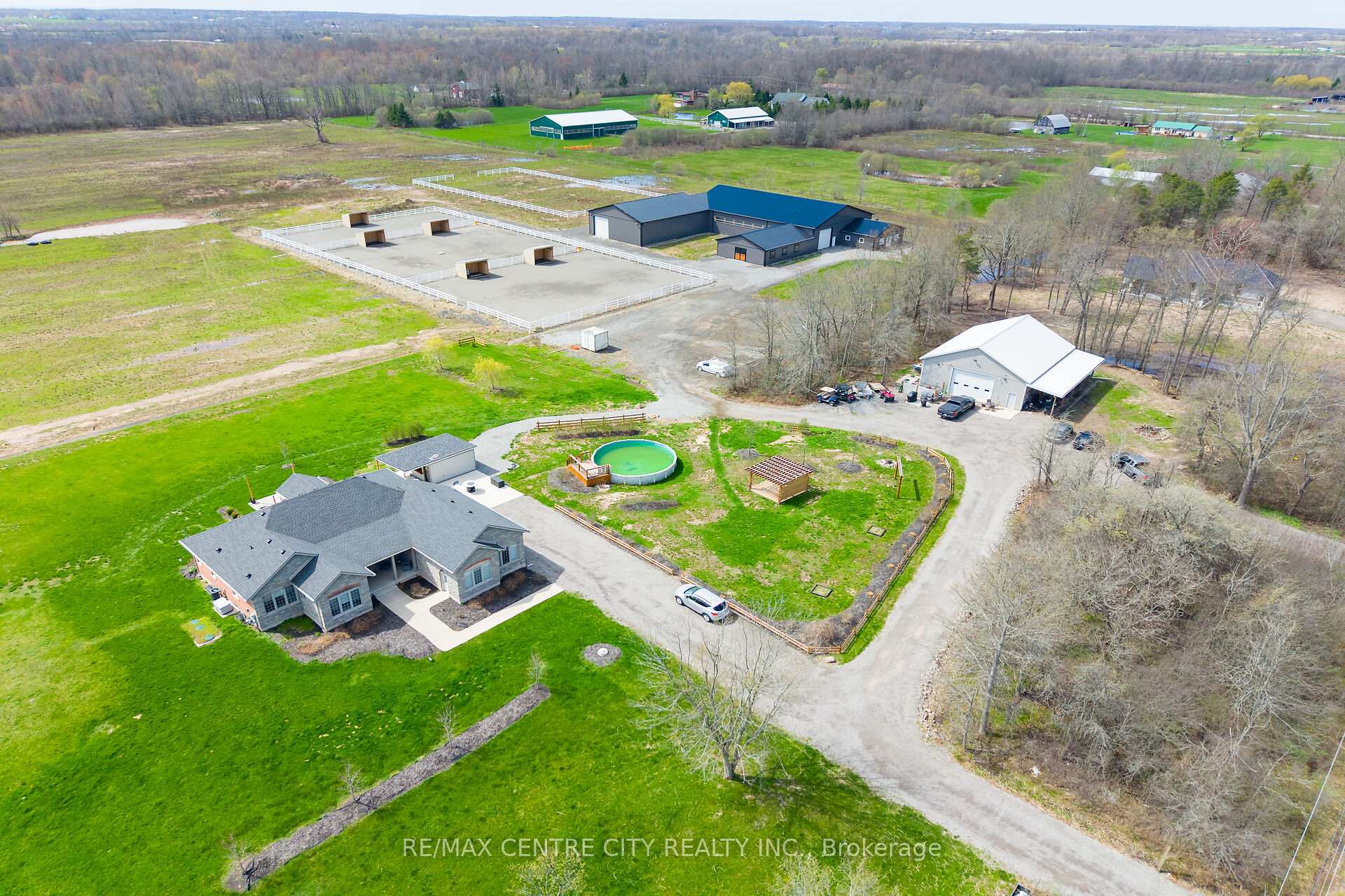 2301 Townline Road, Fort Erie, ON, exterior