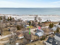 9 Bayview Avenue, Wasaga Beach, ON, exterior