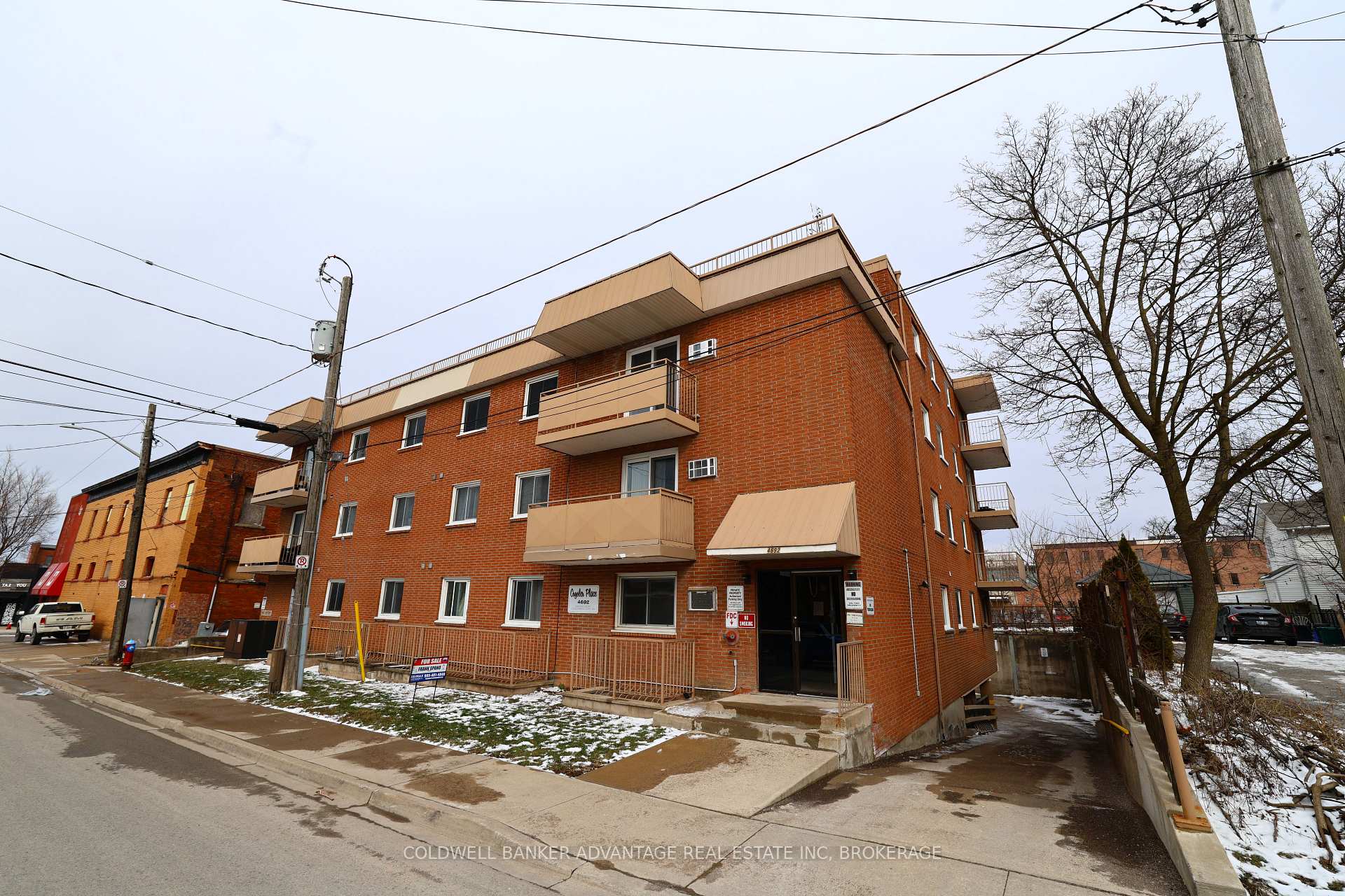 102 - 4692 CRYSLER Avenue, Niagara Falls, ON, exterior