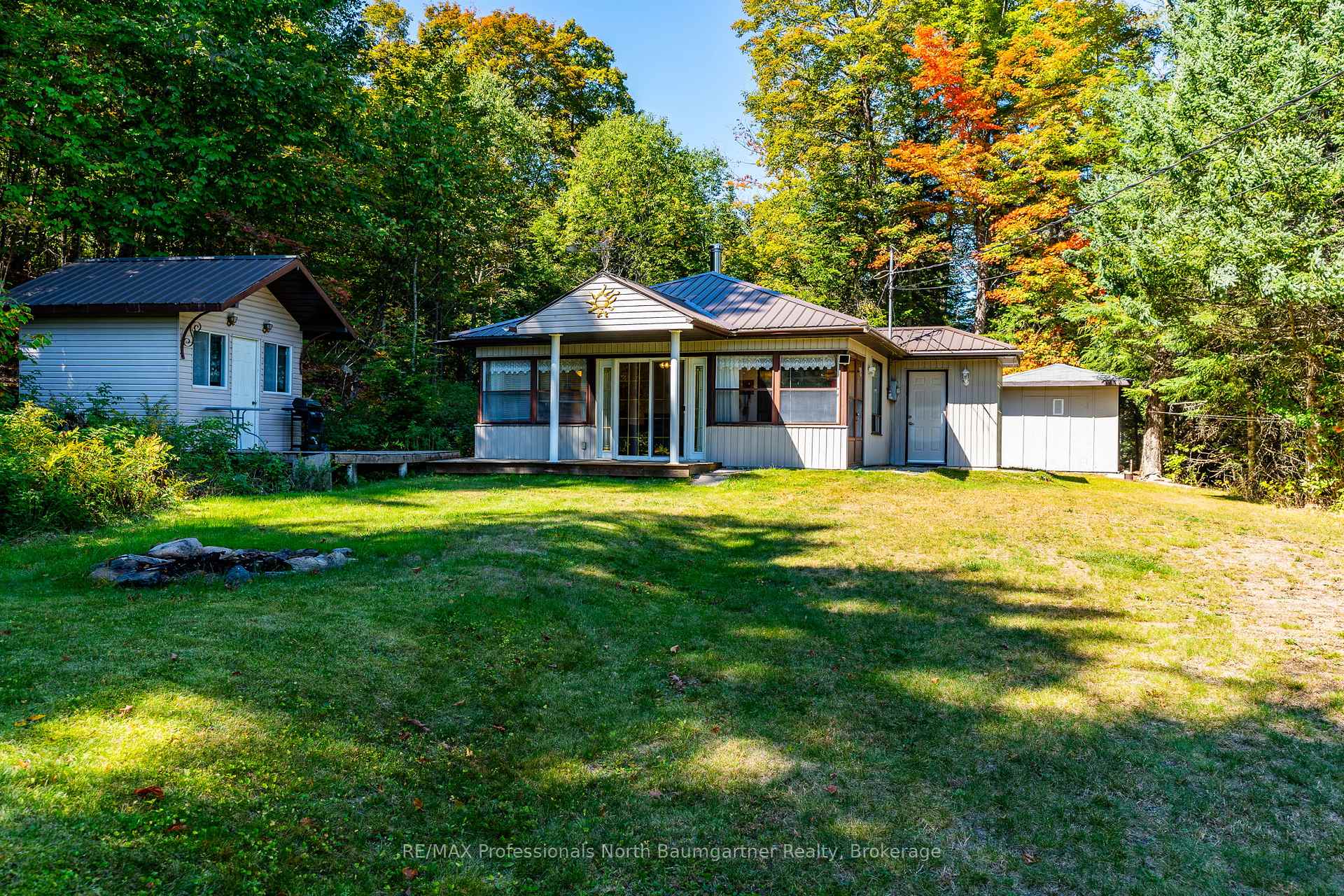 1566 West Settlement Road, Dysart et al, ON, exterior