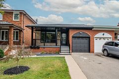 B - 31 Mariposa Avenue, Toronto W03, ON, exterior