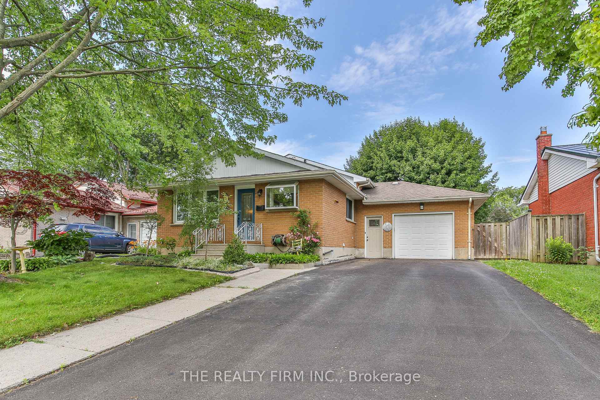 13 Vanbuskirk Drive, St. Thomas, ON, exterior