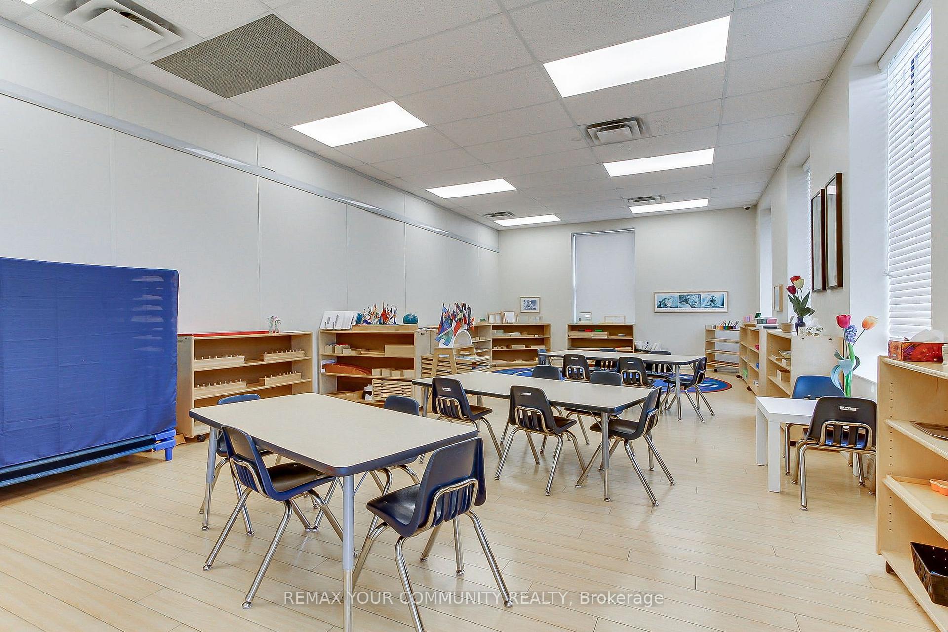 206, 207, 208 - 9921 Woodbine Avenue, Markham, ON, exterior