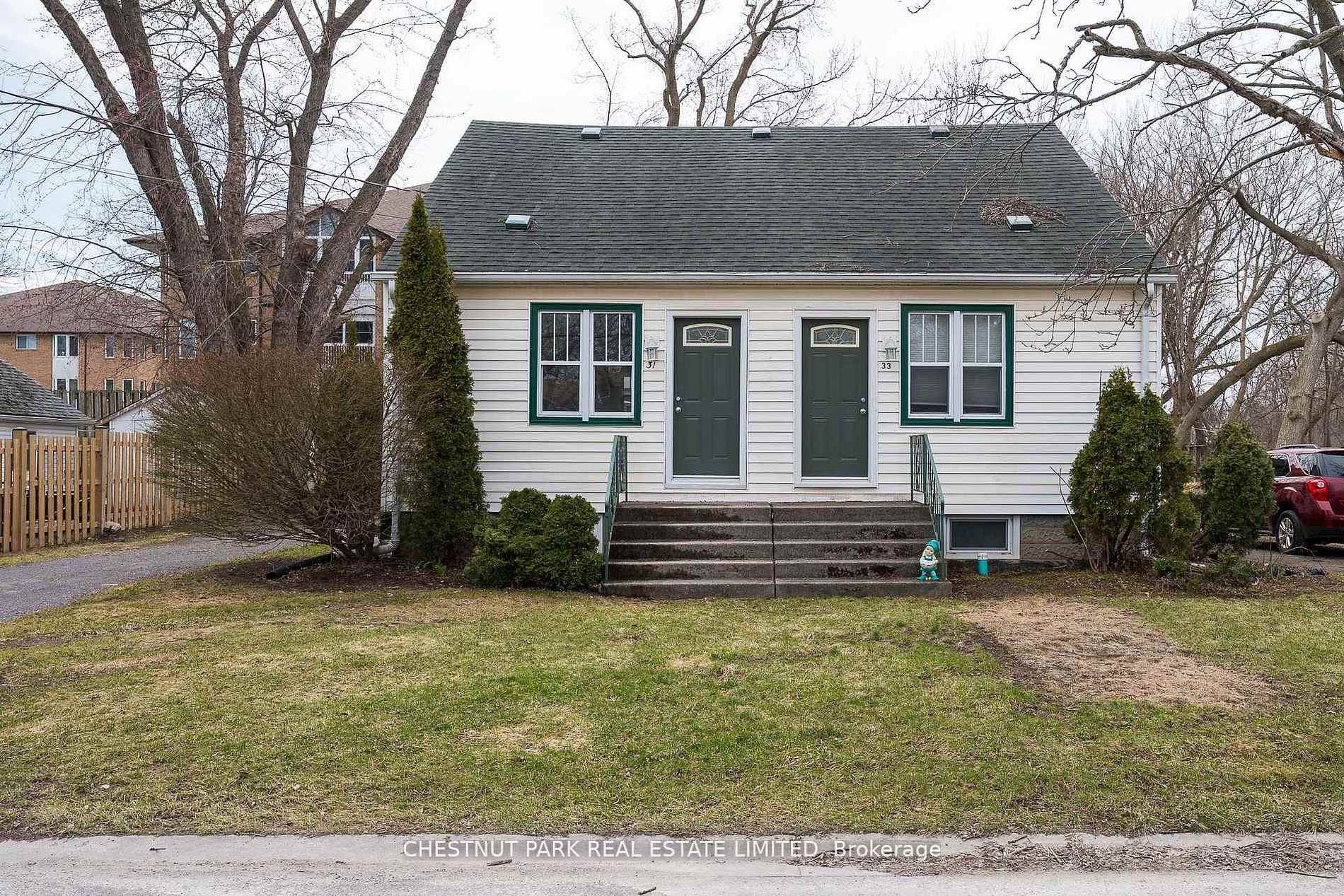 31-33 Washburn Street, Prince Edward County, ON, exterior