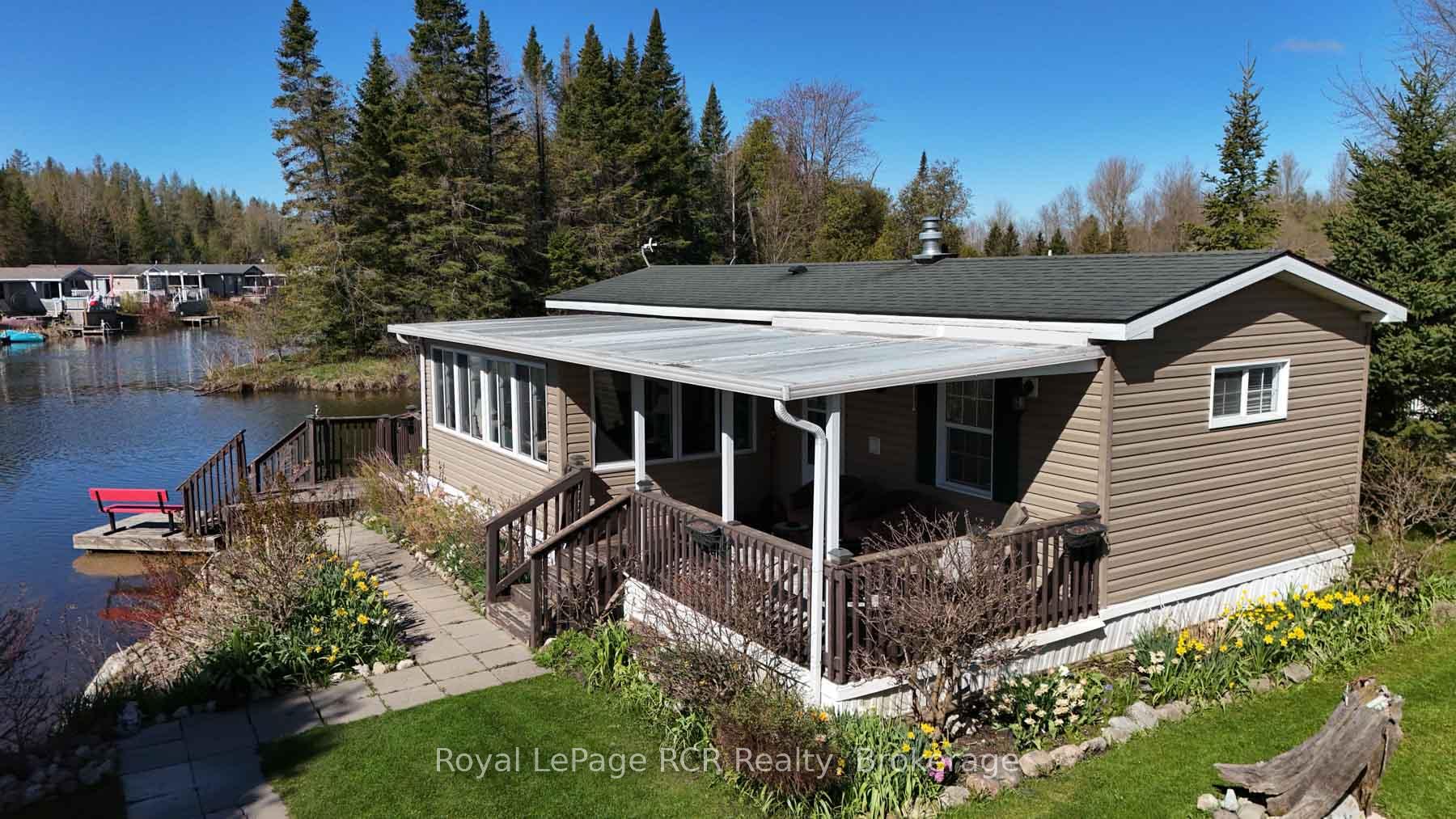61 LAKESIDE Street, Wellington North, ON, exterior