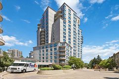 121 - 2111 Lake Shore Boulevard W, Toronto W06, ON, exterior