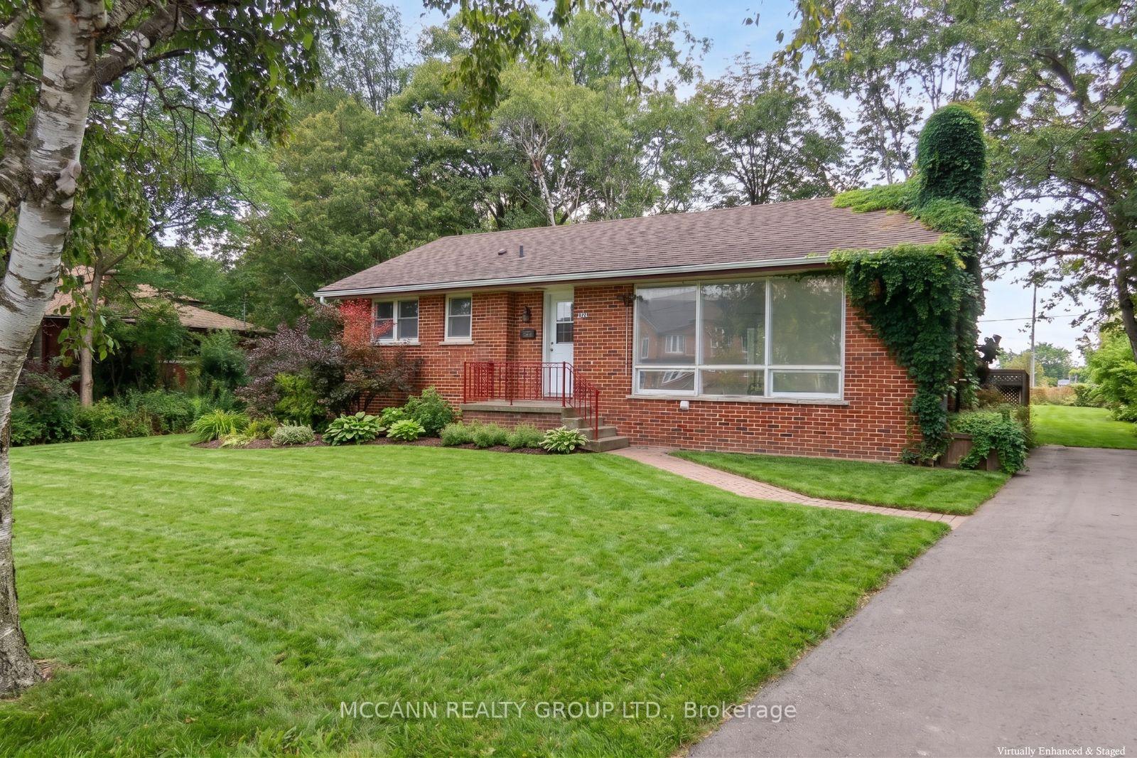 A - 562 Mulock Court, Newmarket, ON, exterior