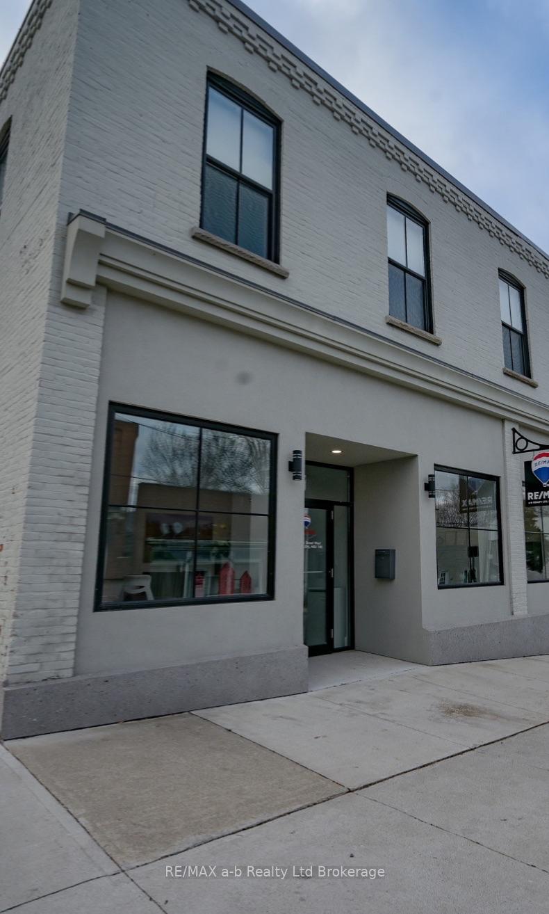 201 Main Street W, Norwich, ON, exterior