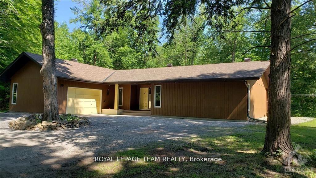 3005 Tompkins Road, North Grenville, ON, exterior