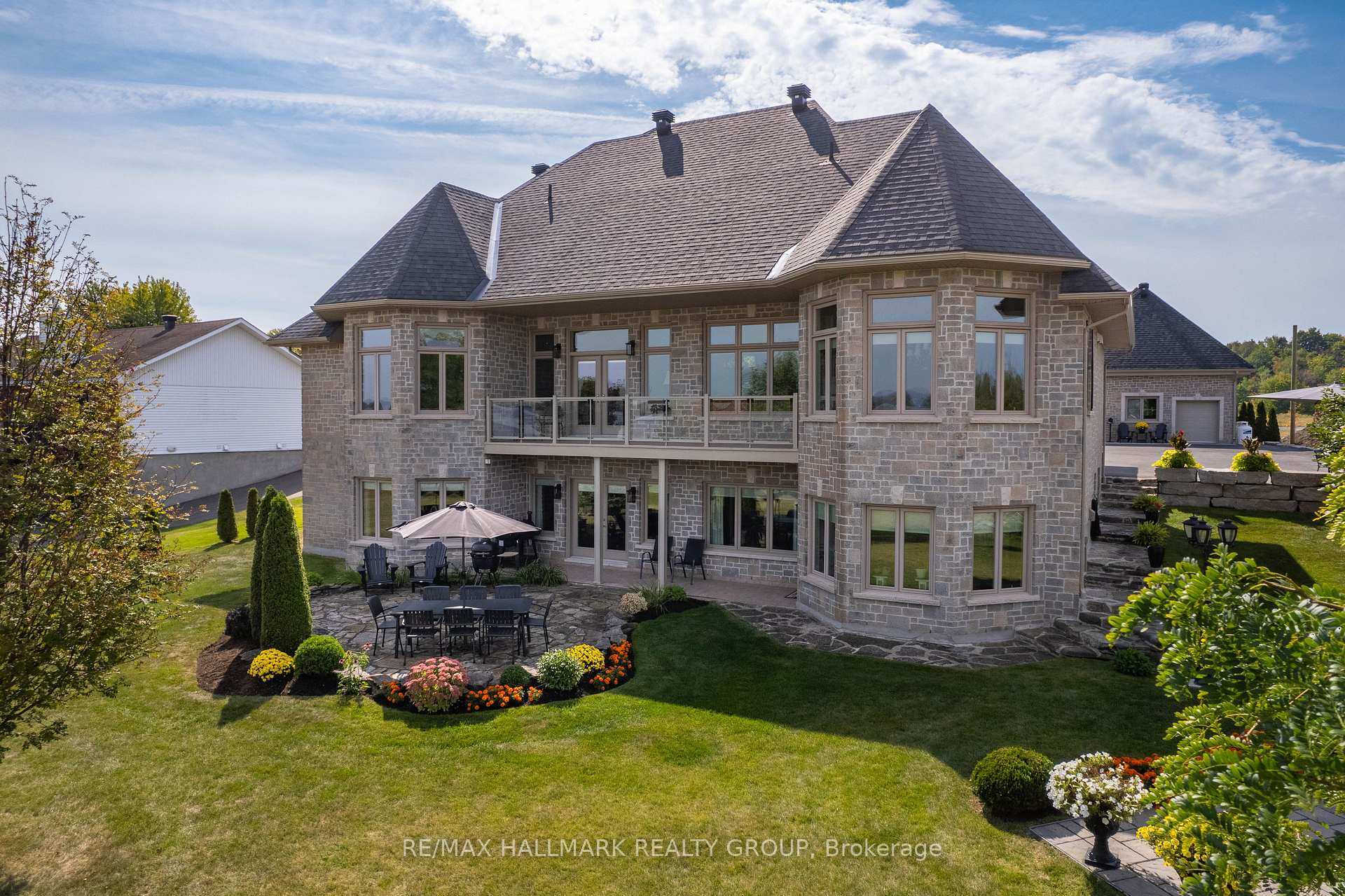 3285 Front Road S, East Hawkesbury, ON, exterior