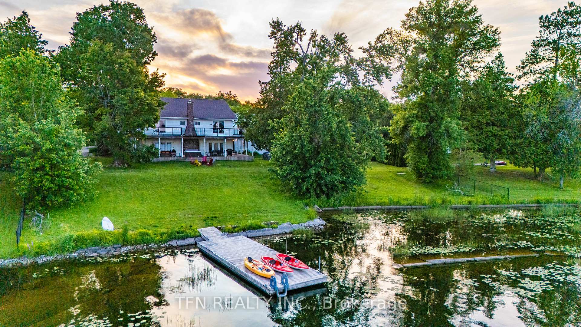 1585 Port Stanton Parkway, Severn, ON, exterior