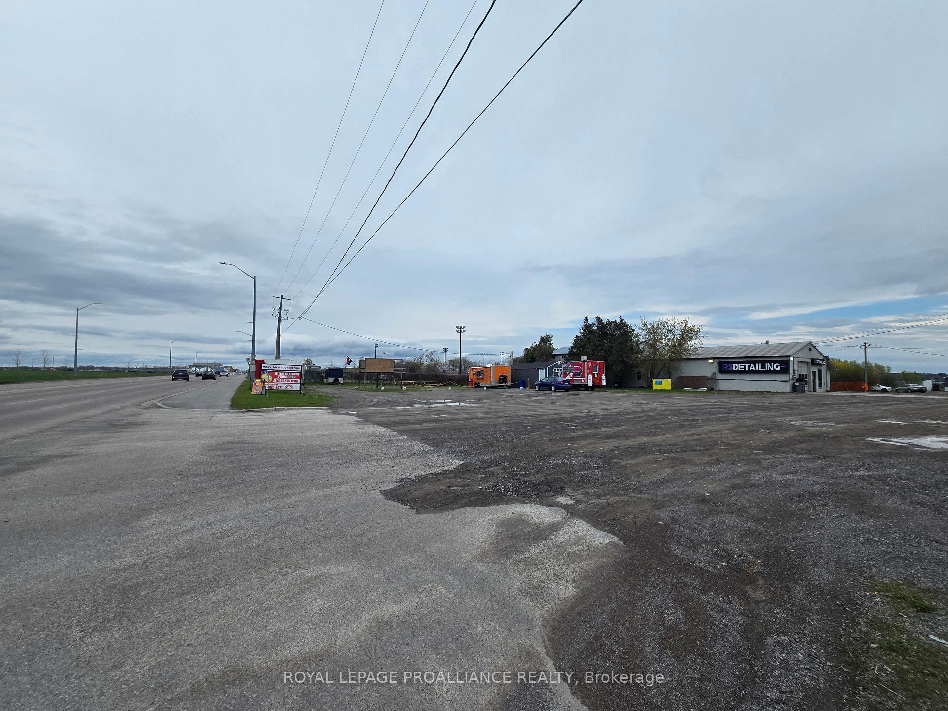 325 Dundas Street E, Quinte West, ON, exterior
