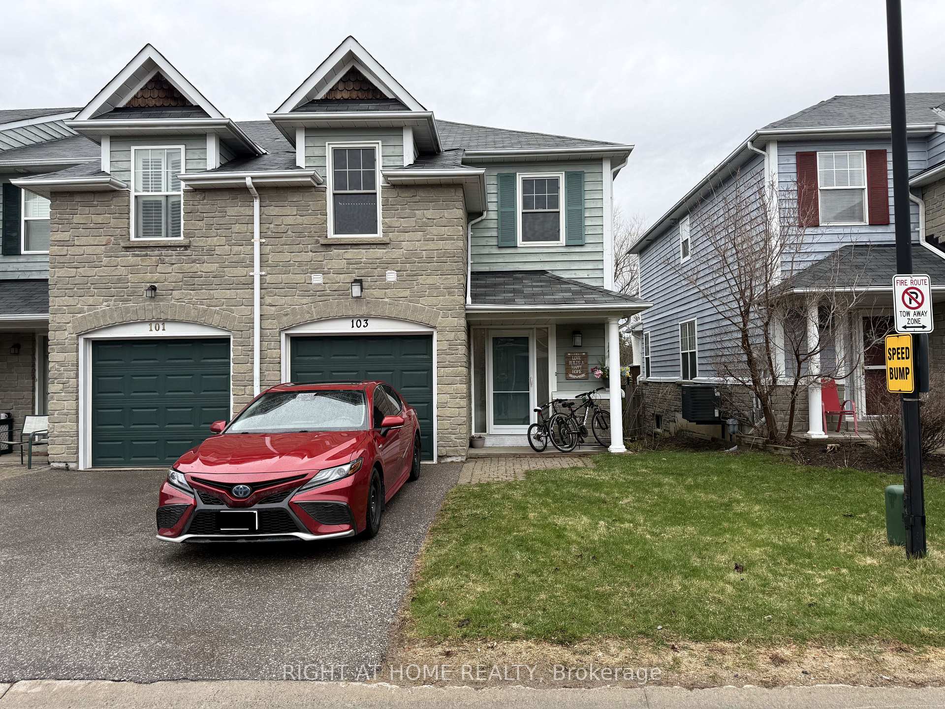103 - 2800 Courtice Road, Clarington, ON, exterior