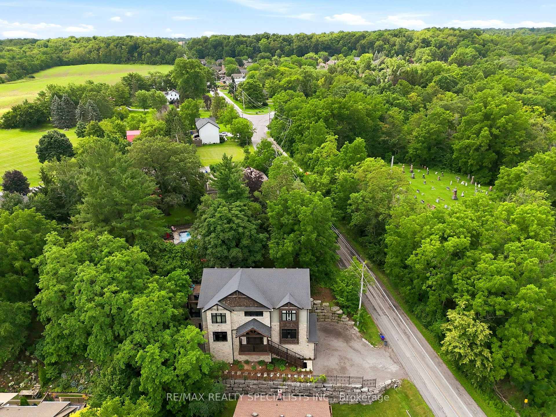 3713 Nineteenth Street, Lincoln, ON, exterior