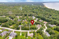 15 Bridlewood Crescent, Wasaga Beach, ON, exterior