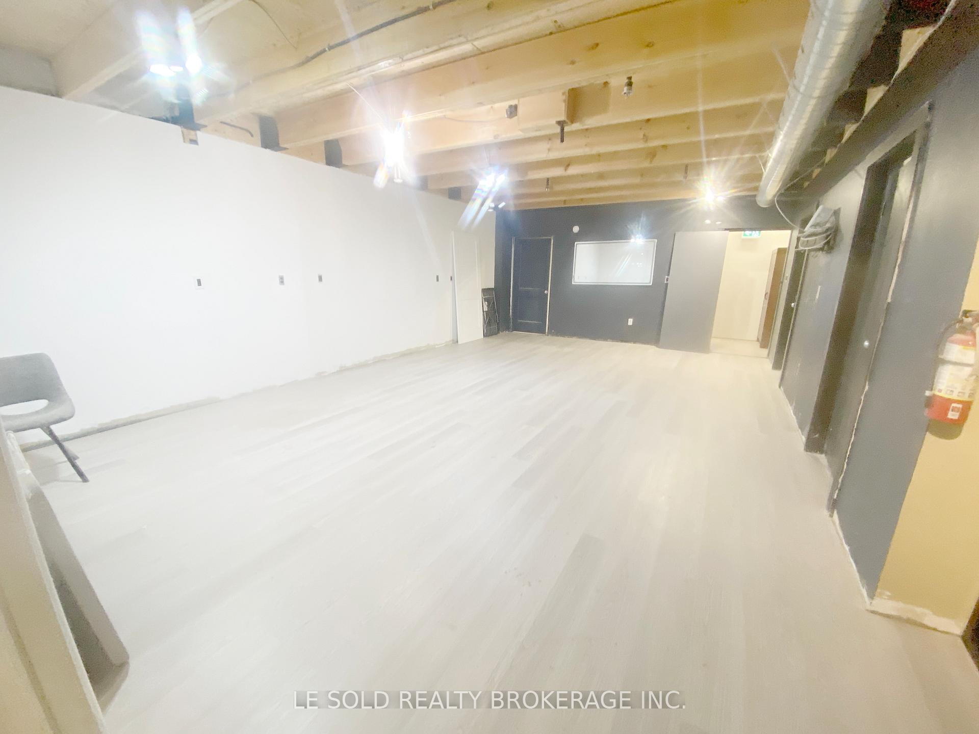 Unit 4 - F - 117 Ringwood Drive, Whitchurch-Stouffville, ON, exterior