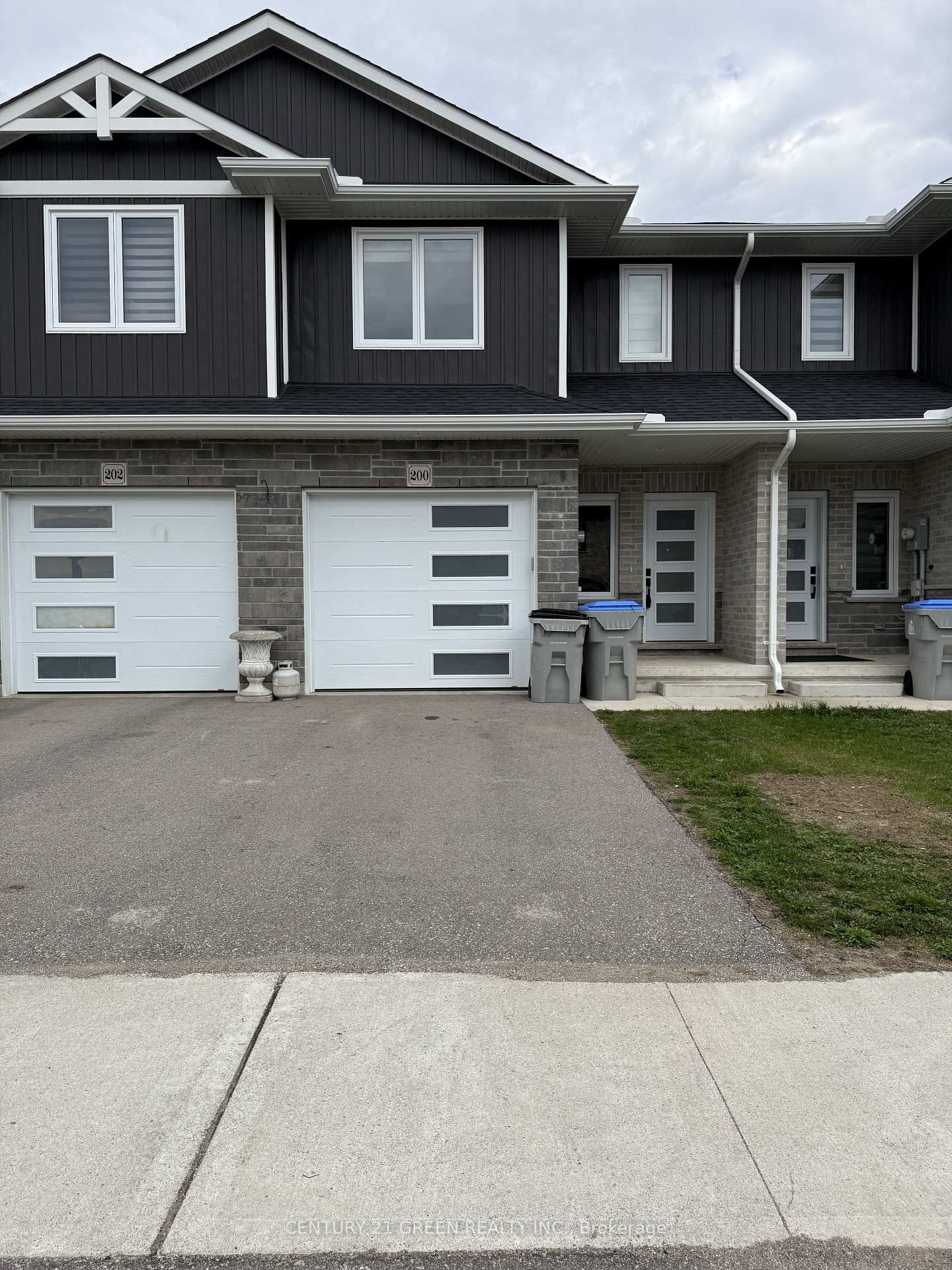 200 Hooper Street, St. Marys, ON, exterior