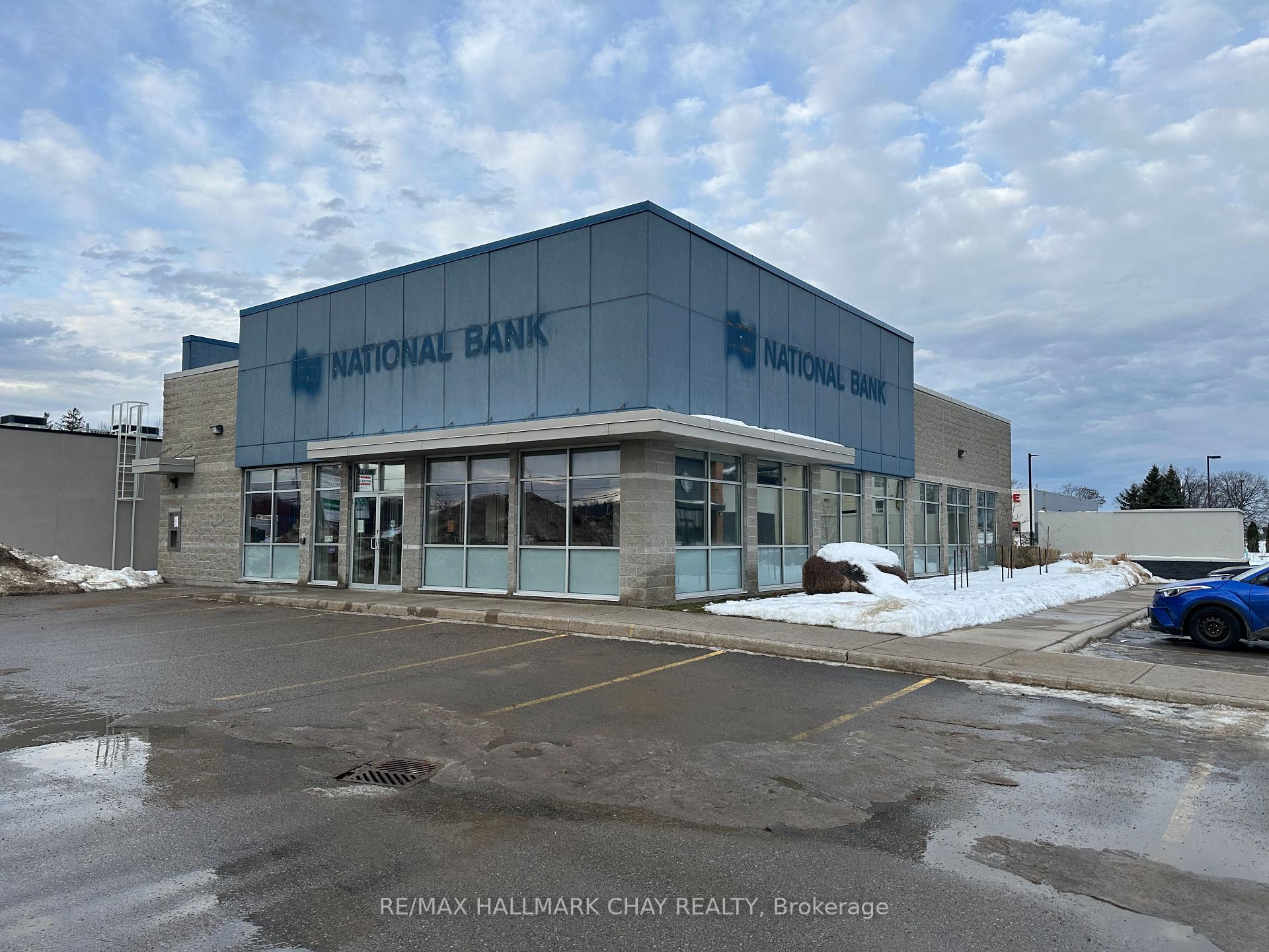 9281 93 Highway, Midland, ON, exterior