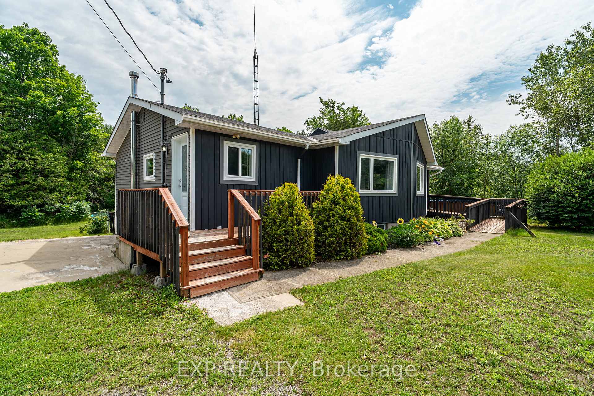 8131 County Road 44 Road, Edwardsburgh/Cardinal, ON, exterior