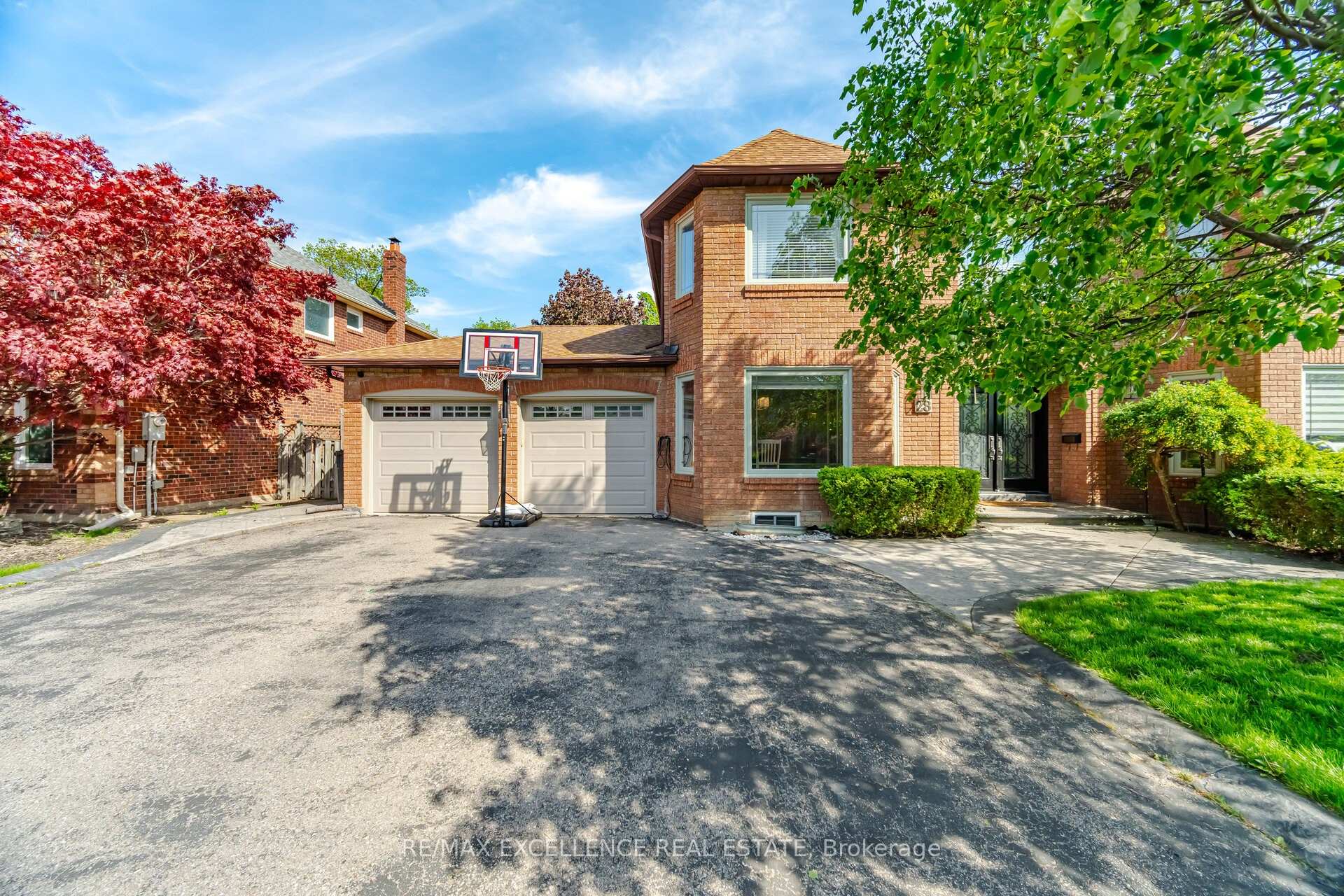 28 Ridelle Court, Brampton, ON, exterior
