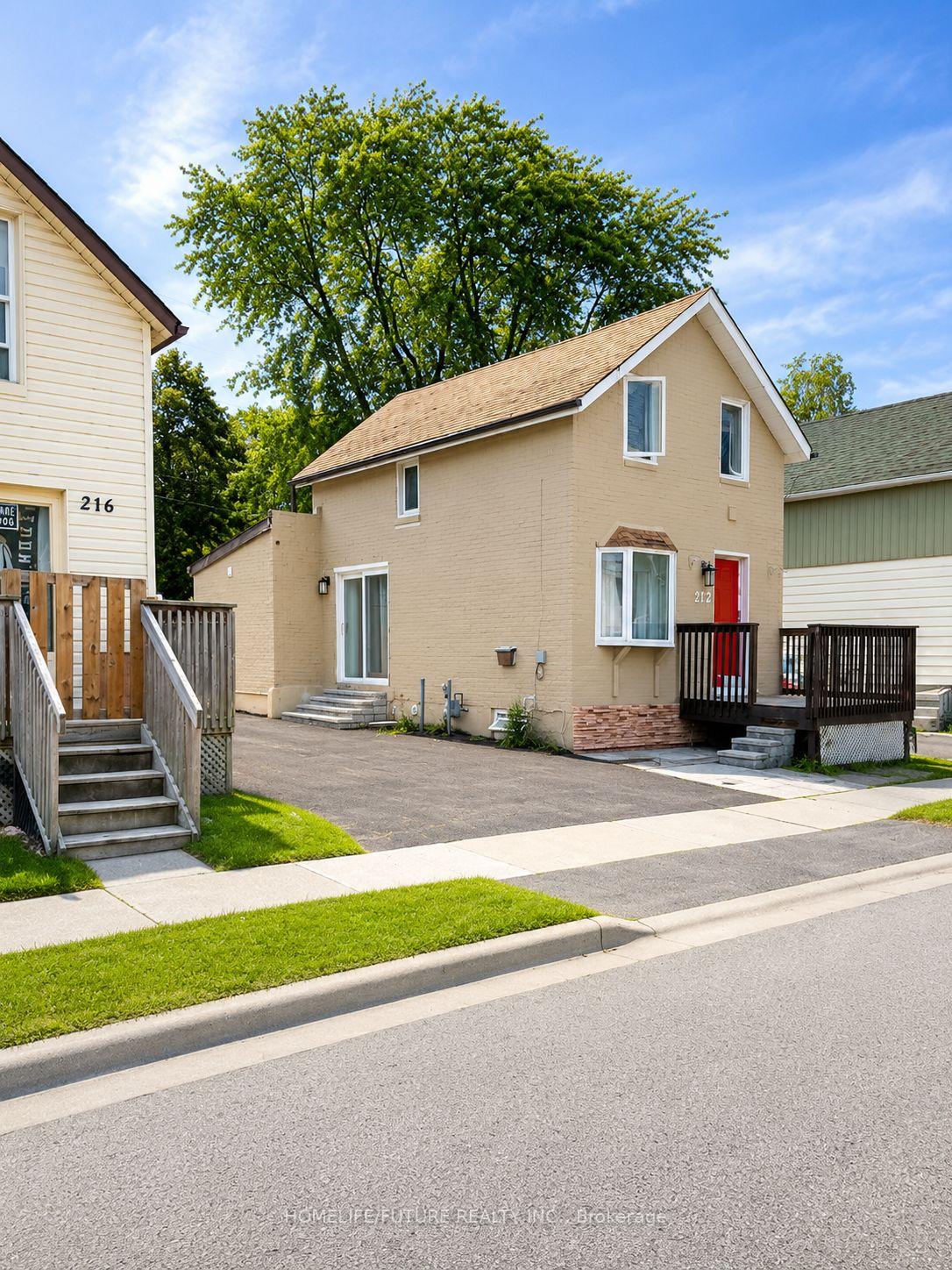 212 Court Street, Oshawa, ON, exterior