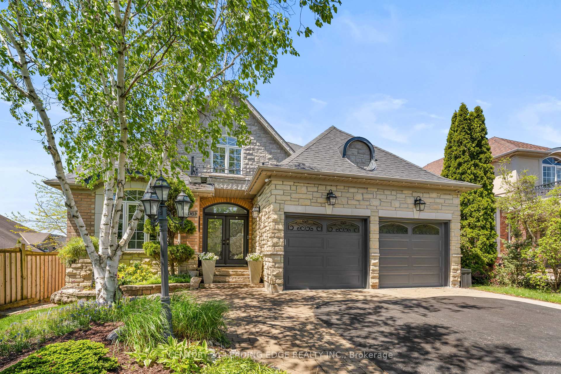 106 Mackey Drive, Whitby, ON, exterior