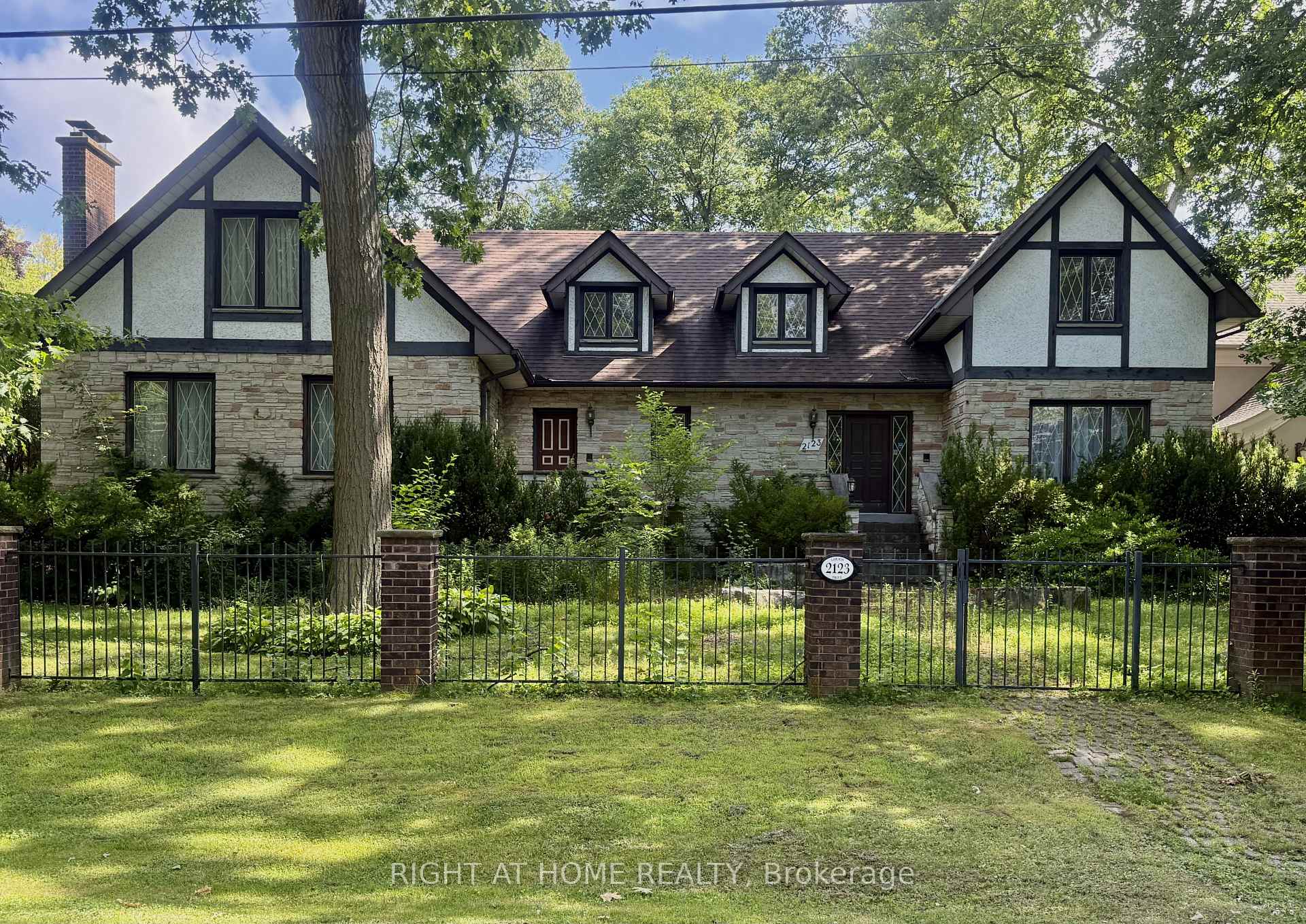 2123 Gordon Drive, Mississauga, ON, exterior