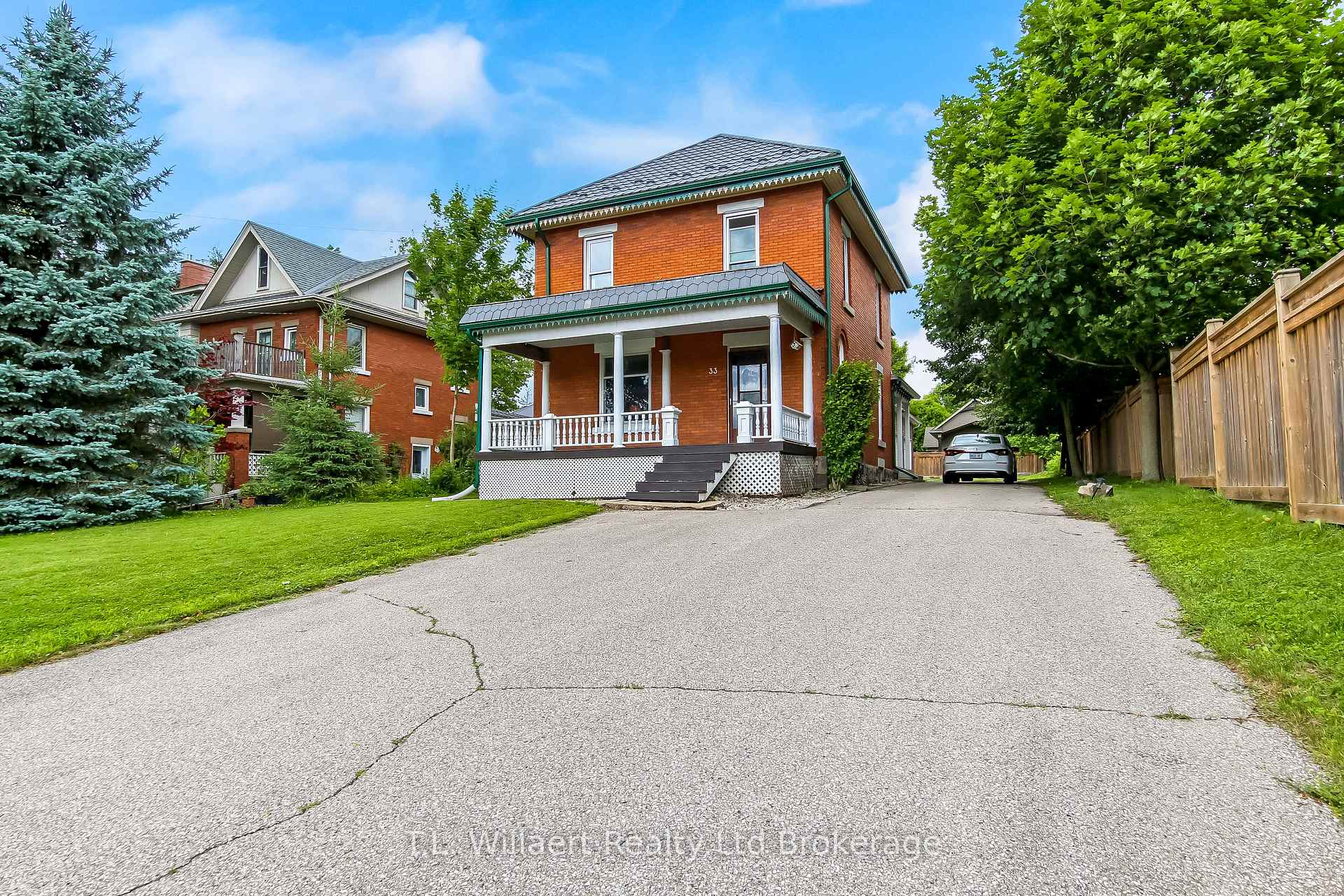 33 Main Street E, Norwich, ON, exterior