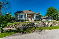 1006 River Street, Muskoka Lakes, ON, exterior