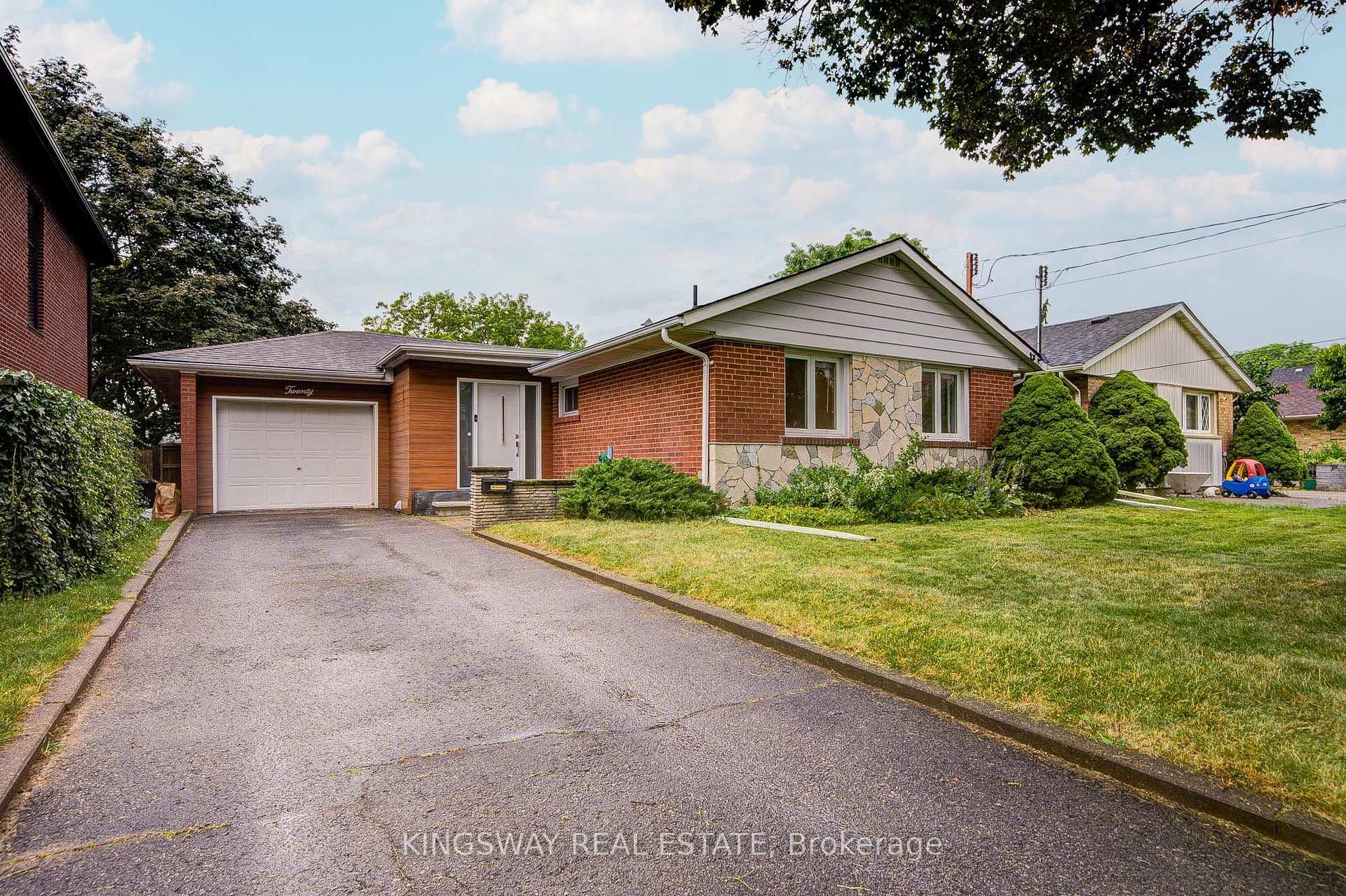 20 Wigmore Drive, Toronto C13, ON, exterior