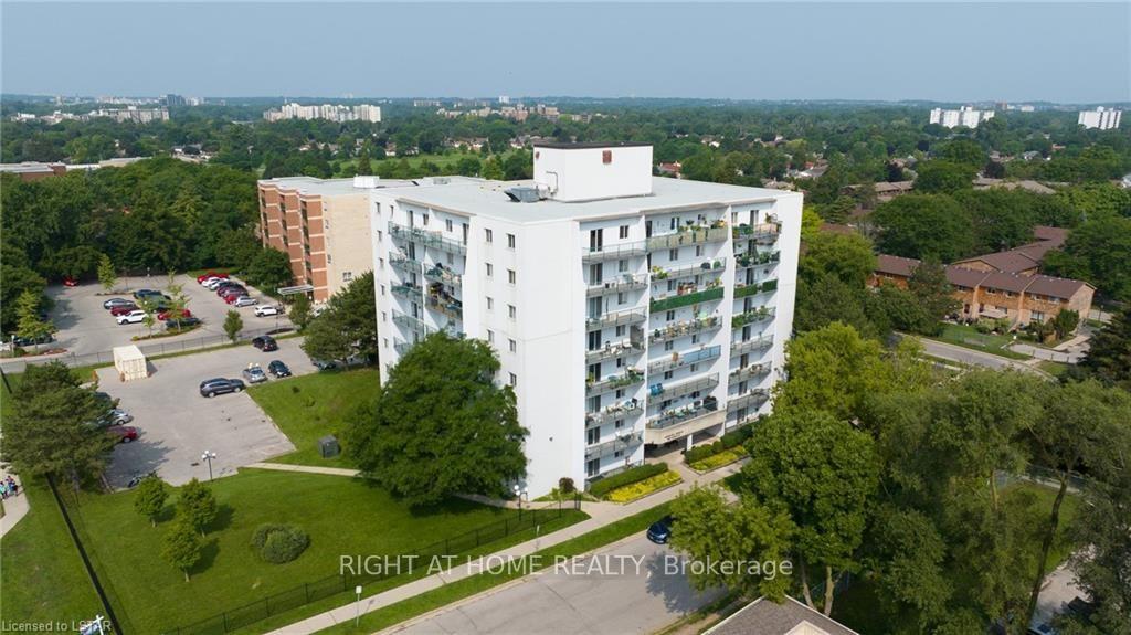 801 - 986 Huron Street, London East, ON, exterior