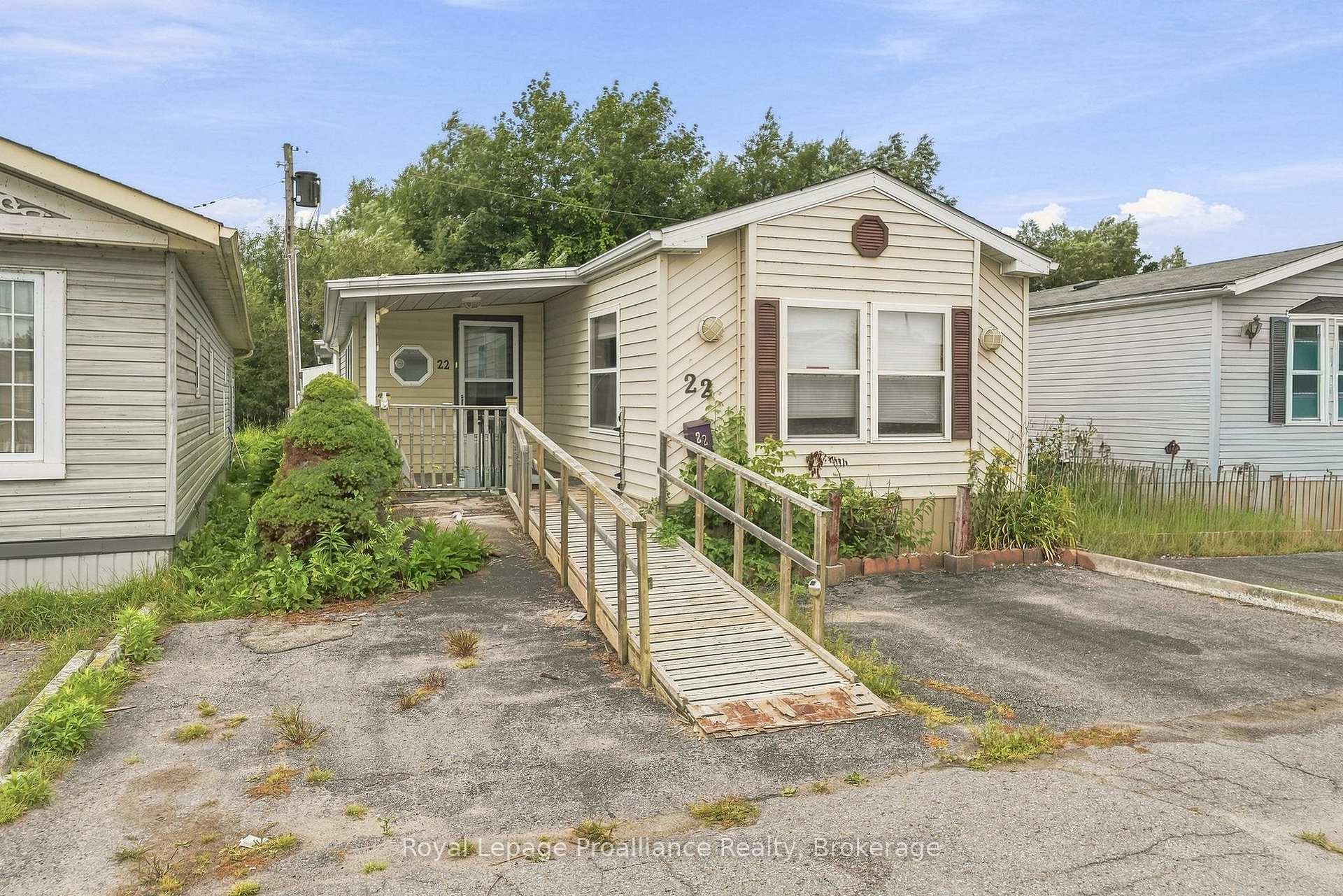 22 - 311 Dundas Street E, Quinte West, ON, exterior