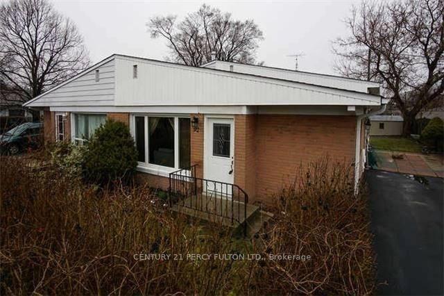 Bsmnt - 92 Septonne Avenue, Newmarket, ON, exterior