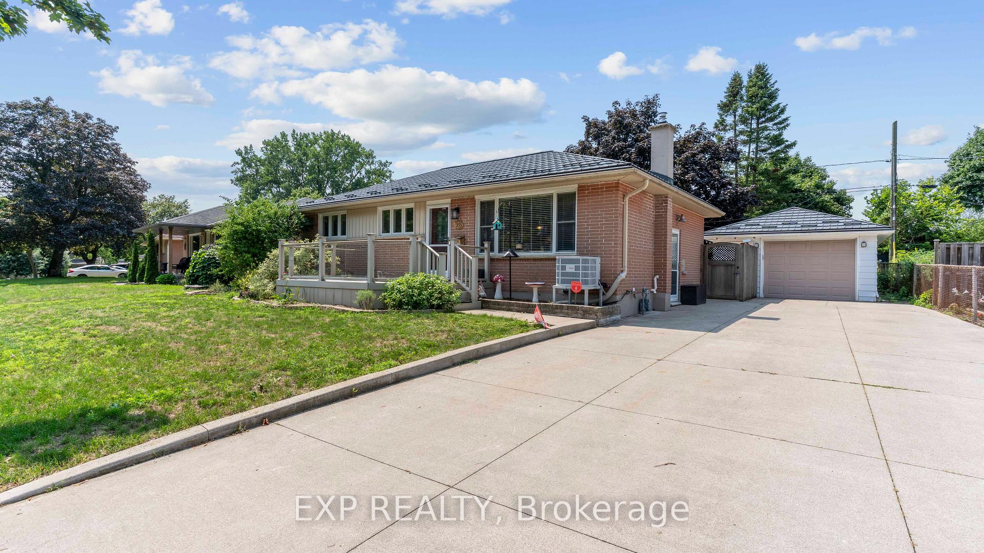 295 Tweedsmuir Avenue, London East, ON, exterior