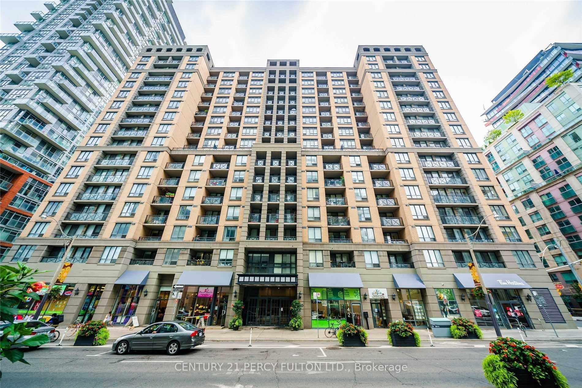 809 - 140 Simcoe Street, Toronto C01, ON, exterior