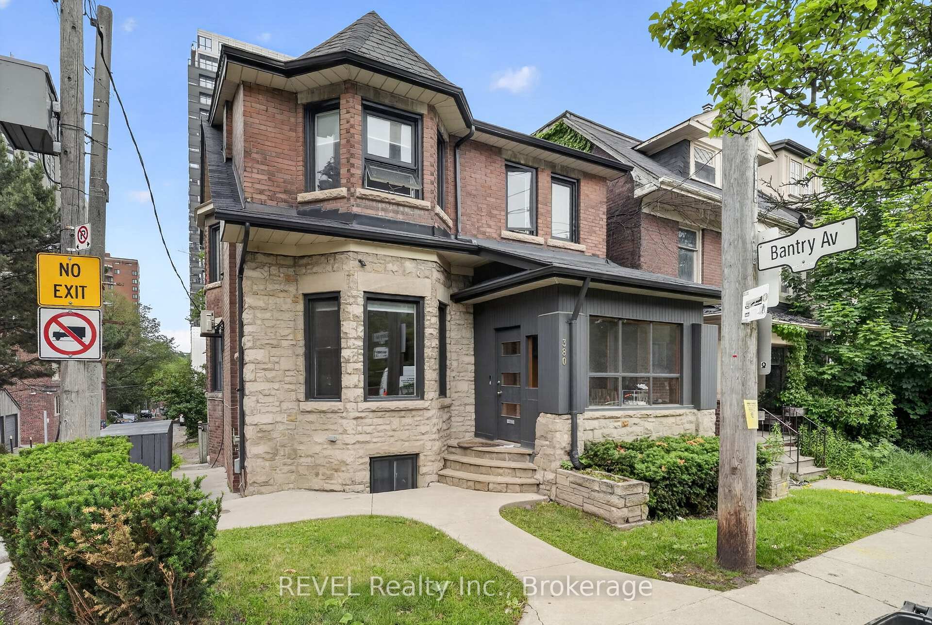 380 Spadina Road, Toronto C03, ON, exterior