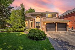 818 Exceller Circle, Newmarket, ON, exterior