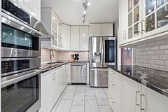 809 - 1100 Courtland Avenue E, Kitchener, ON, exterior