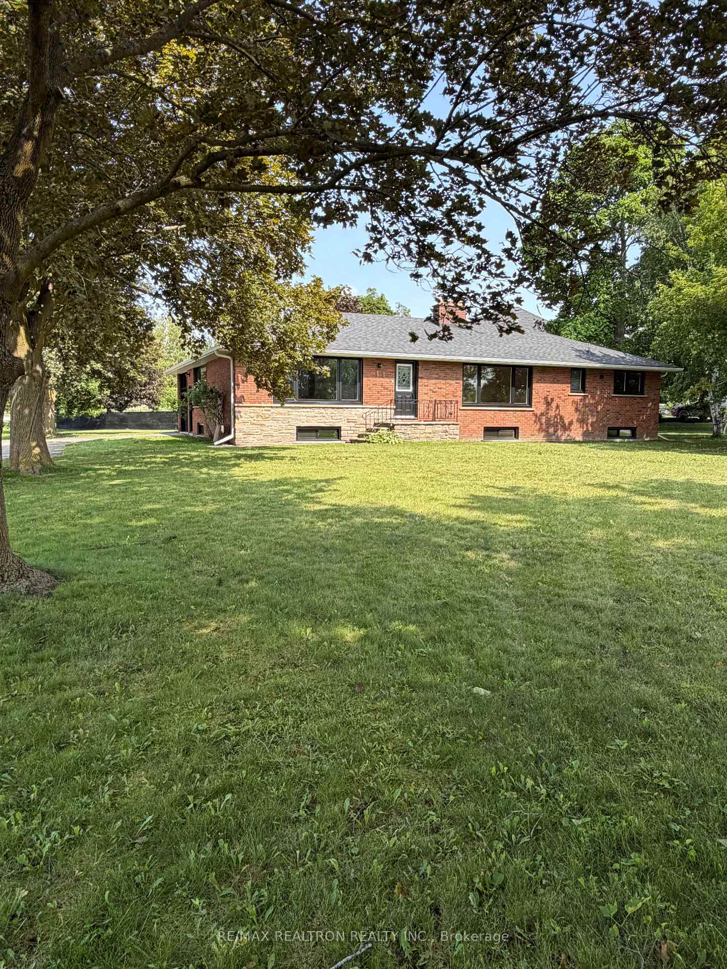 13 Circle Ridge Drive, Georgina, ON, exterior