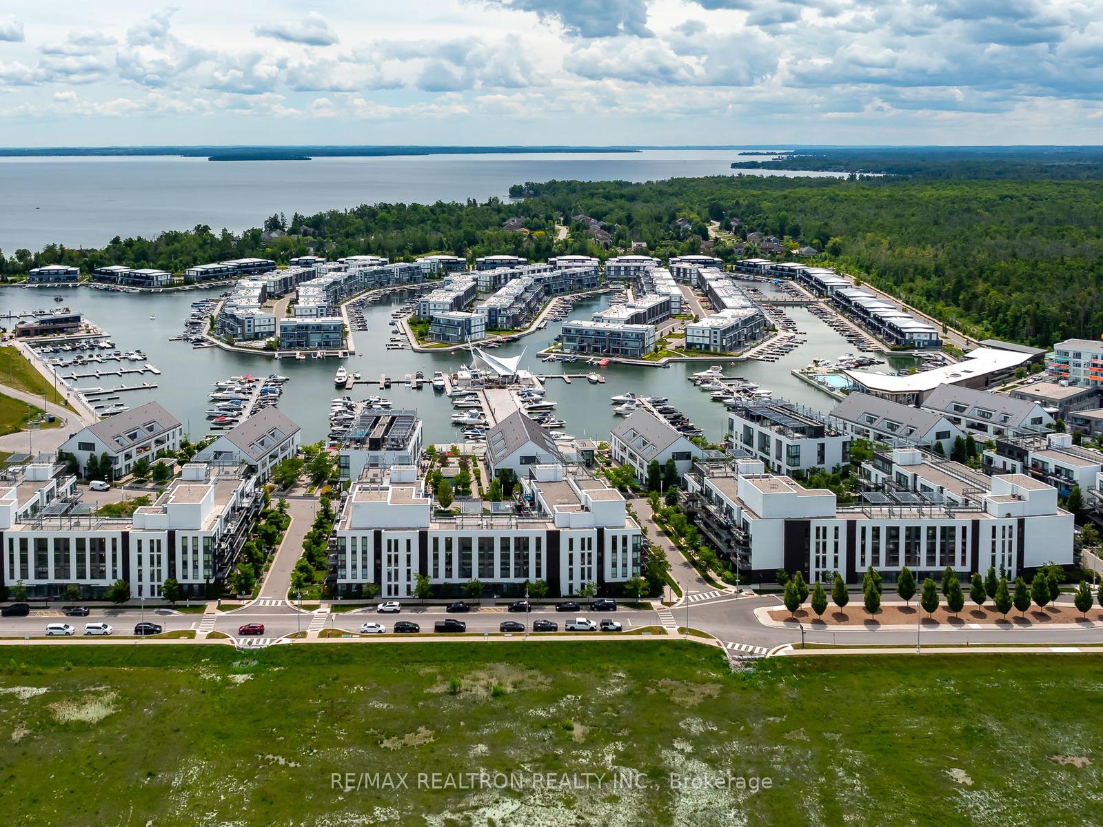 B208 - 271 Sea Ray Avenue, Innisfil, ON, exterior