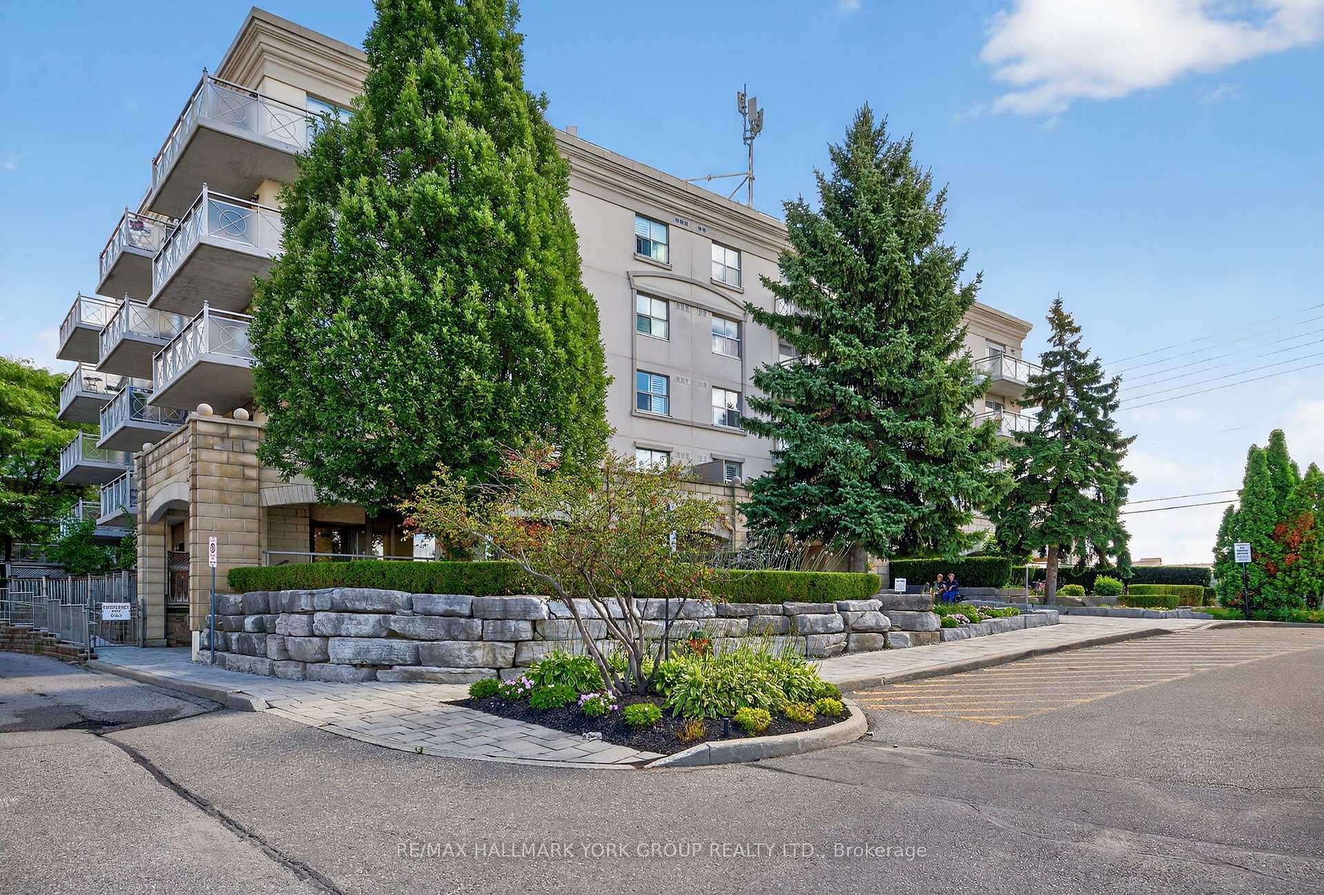 509 - 2500 Rutherford Road, Vaughan, ON, exterior