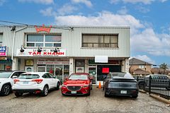 744-746 Wilson Avenue, Toronto W05, ON, exterior